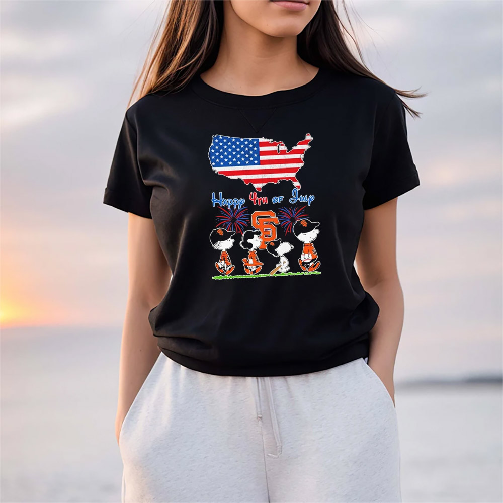 Snoopy The Peanuts San Francisco Giants Happy 4th Of July Greetings T-shirt Snoopy The Peanuts San Francisco Giants Happy 4th Of July Greetings T-shirt