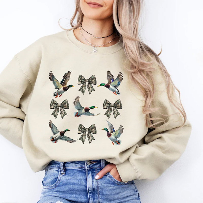 Camo Bows And Mallards Pattern, Cute Hunting Season T-shirt Camo Bows And Mallards Pattern, Cute Hunting Season T-shirt