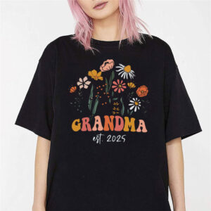 Grandma Est 2025 Floral Motifs Shirt