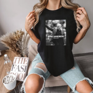 Ryne Sandberg Rest In Peace Basic T-shirt Ryne Sandberg Rest In Peace Basic T-shirt
